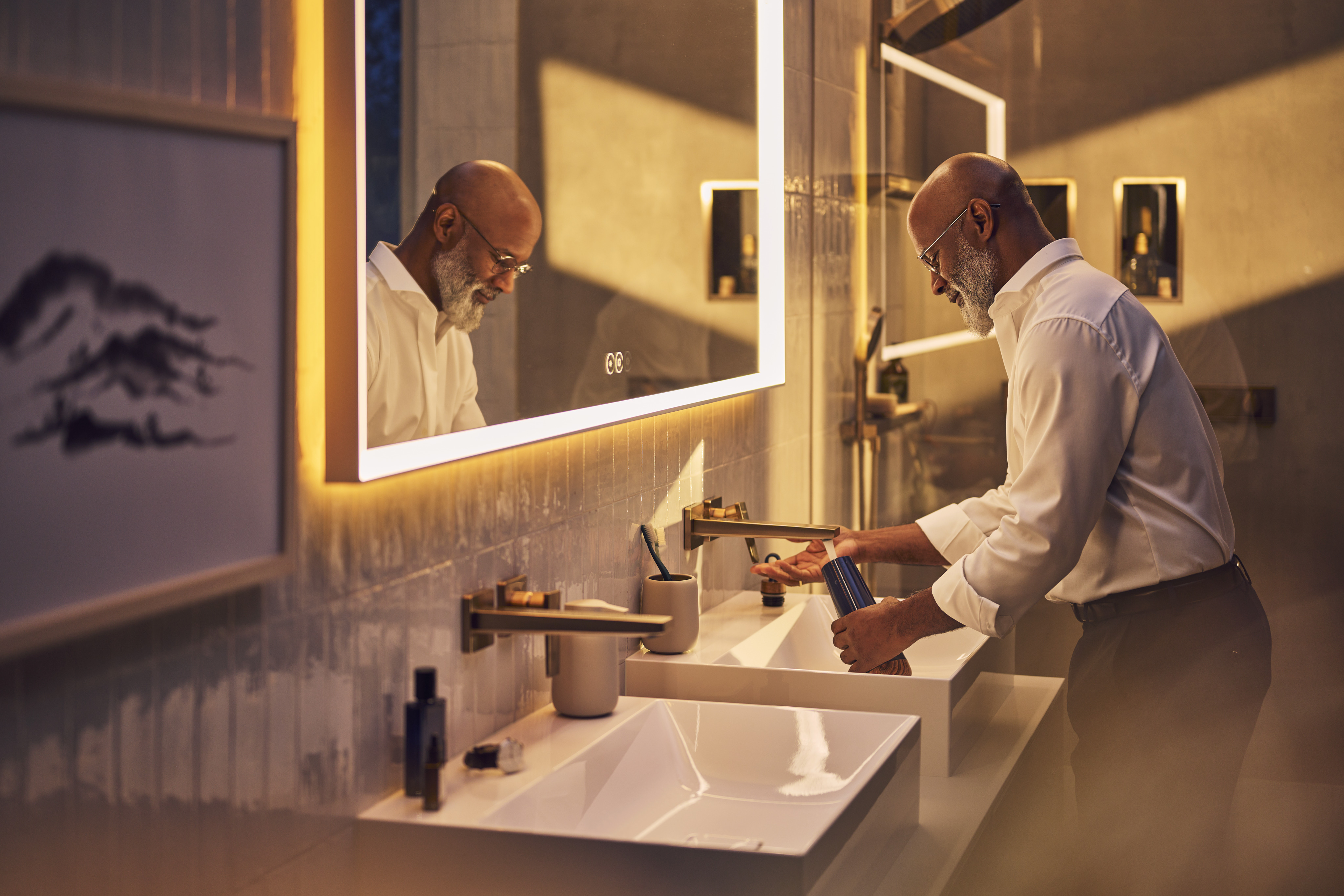 Close-up: Single lever basin mixer for concealed installation wall-mounted with lever handle and spout 22 5 cm