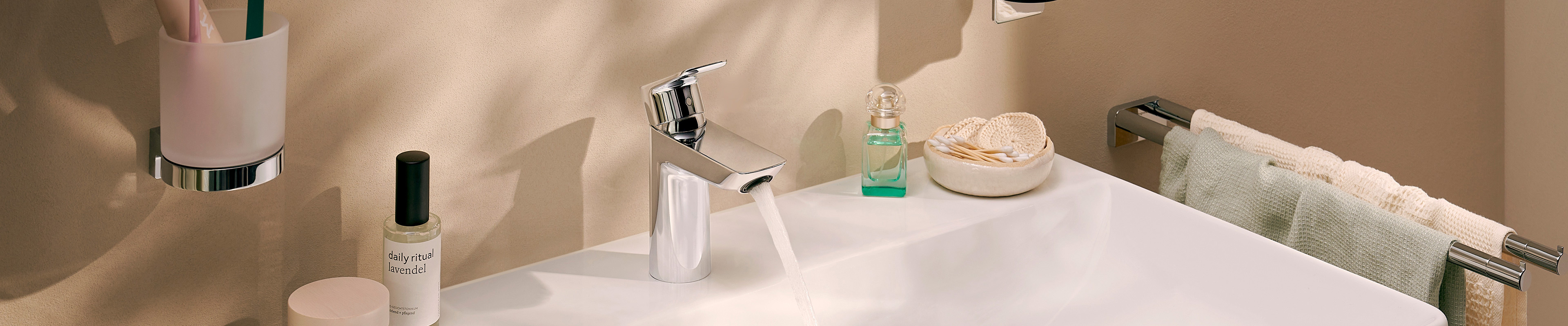 Neovis Q on the wash basin.