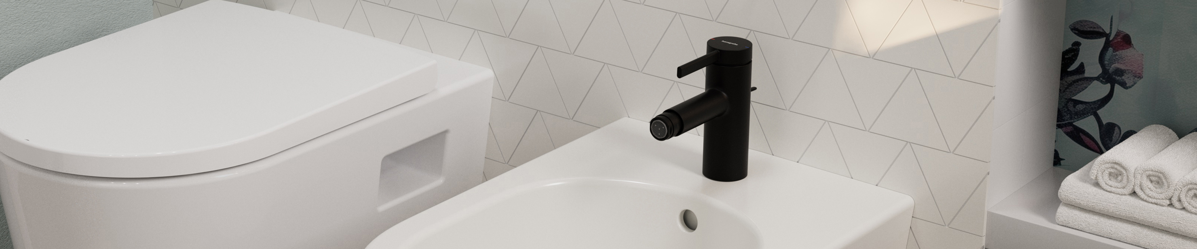 Toiletplace with bidet and Zesis S bidet faucet in Matt Black.