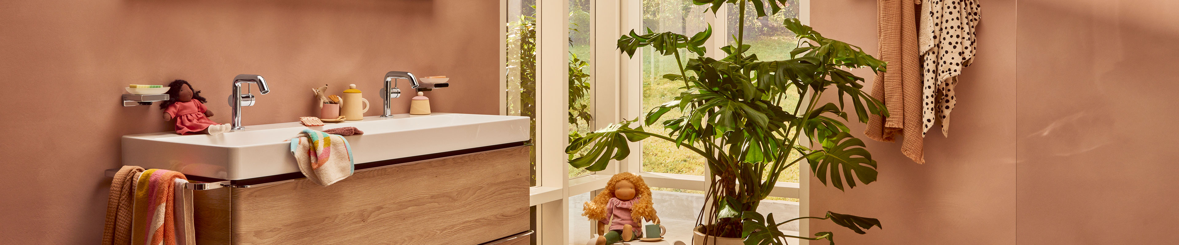 Xelu Q sink for two users.
